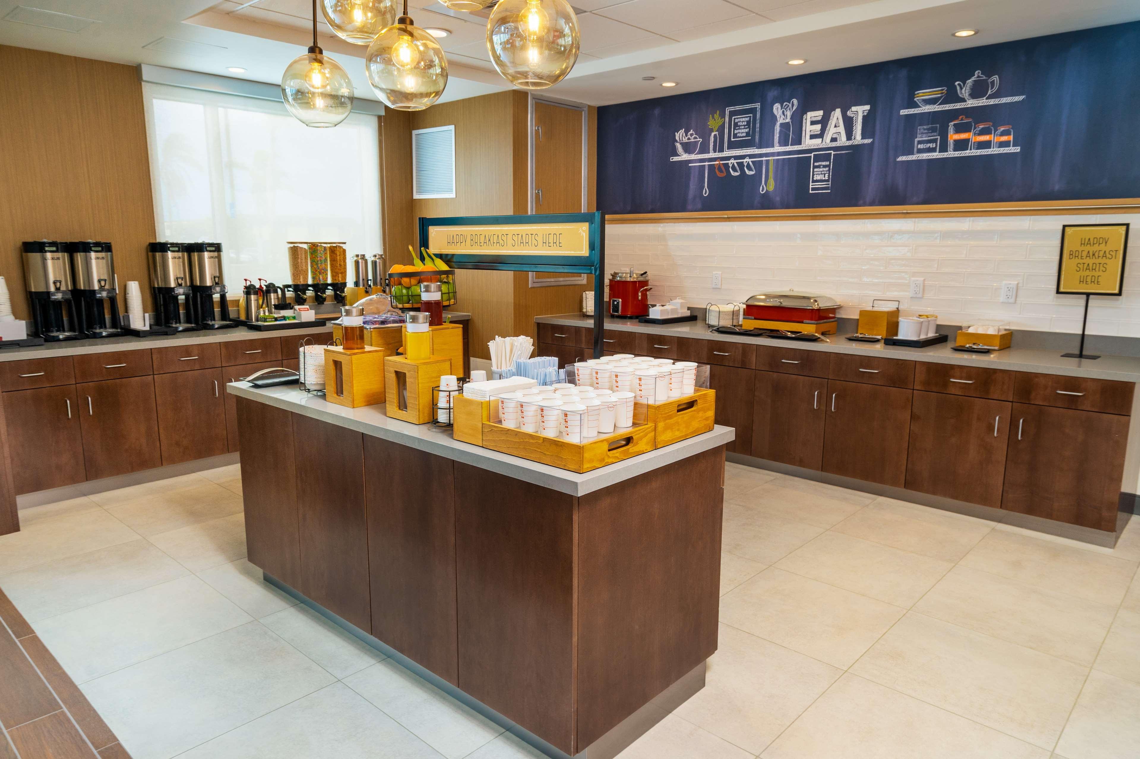 加利福尼亚圣地亚哥帝国海滩欢朋套房酒店 因皮里尔滩 外观 照片
